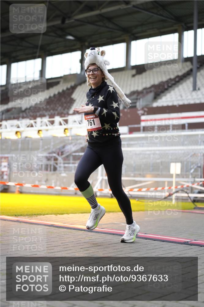 07.12.2025 - St. Pauli X-Mass-Run No. 15 Patografie http://msf.ph/oto/9367633 07.12.2025 10:58:06 Ziel 43, 75, 234, 761, 1690 meine-sportfotos.de