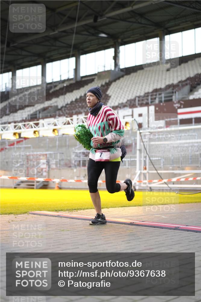 07.12.2025 - St. Pauli X-Mass-Run No. 15 Patografie http://msf.ph/oto/9367638 07.12.2025 10:58:36 Ziel 7, 941, 1160, 1174, 2130, 2131 meine-sportfotos.de
