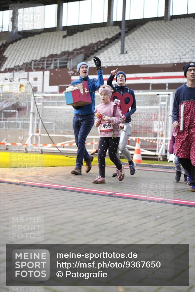 07.12.2025 - St. Pauli X-Mass-Run No. 15 Patografie http://msf.ph/oto/9367650 07.12.2025 10:58:47 Ziel 7, 606, 907, 941, 1160, 1174, 1451, 1453, 1456, 1458, 1459, 1476, 2130, 2131 meine-sportfotos.de