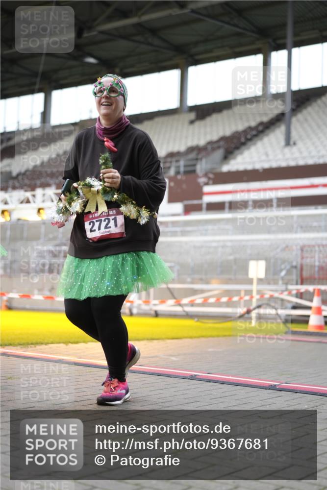 07.12.2025 - St. Pauli X-Mass-Run No. 15 Patografie http://msf.ph/oto/9367681 07.12.2025 10:59:16 Ziel 242, 2503, 2719, 2720, 2721, 2727, 2772 meine-sportfotos.de