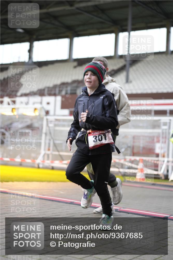 07.12.2025 - St. Pauli X-Mass-Run No. 15 Patografie http://msf.ph/oto/9367685 07.12.2025 10:59:30 Ziel 301, 306, 420, 1826, 2721, 2727, 4128 meine-sportfotos.de