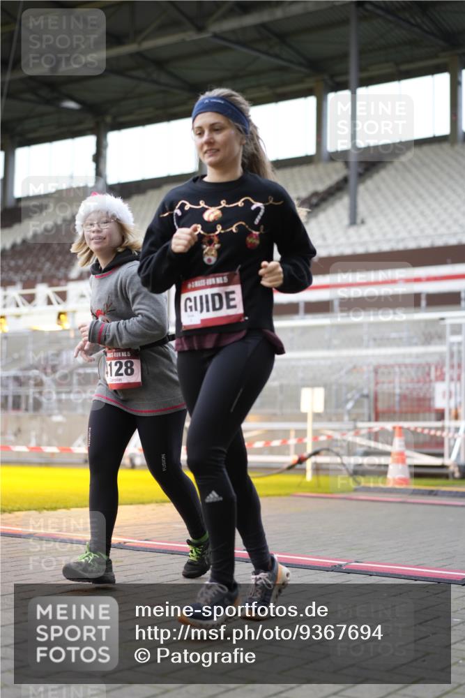07.12.2025 - St. Pauli X-Mass-Run No. 15 Patografie http://msf.ph/oto/9367694 07.12.2025 10:59:36 Ziel 301, 306, 420, 1826, 4128 meine-sportfotos.de