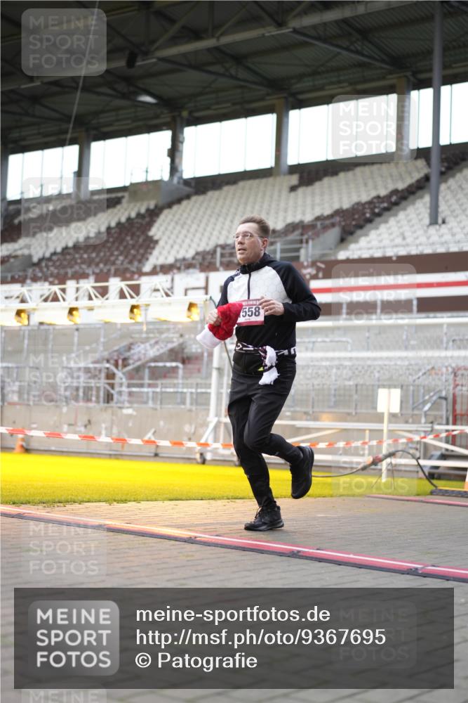07.12.2025 - St. Pauli X-Mass-Run No. 15 Patografie http://msf.ph/oto/9367695 07.12.2025 10:59:56 Ziel 529, 1482, 1558, 1702, 3586 meine-sportfotos.de