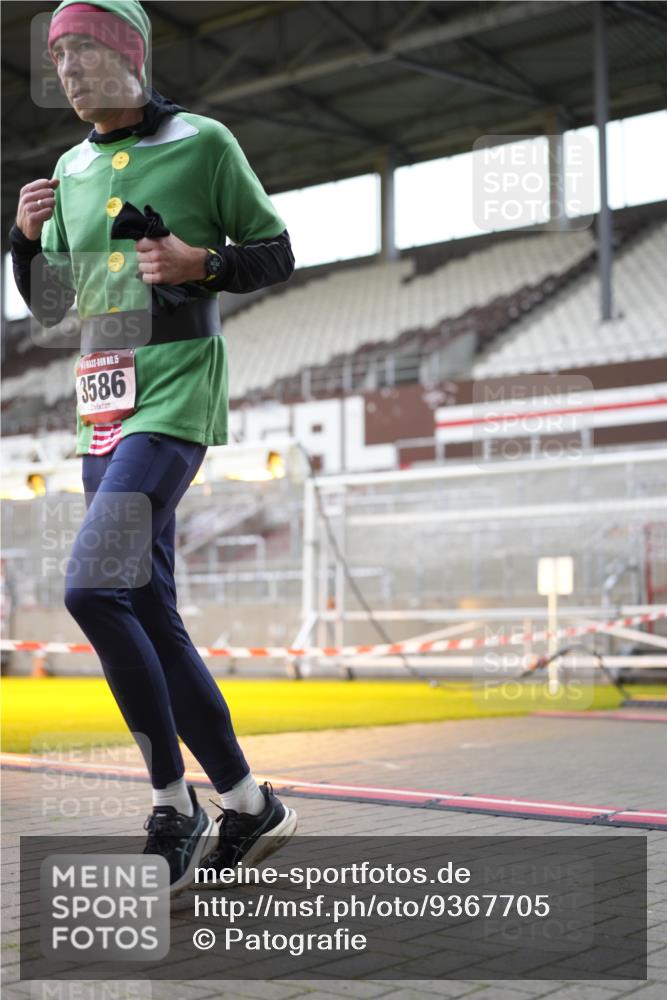 07.12.2025 - St. Pauli X-Mass-Run No. 15 Patografie http://msf.ph/oto/9367705 07.12.2025 11:00:01 Ziel 529, 1482, 1558, 1702, 3586 meine-sportfotos.de