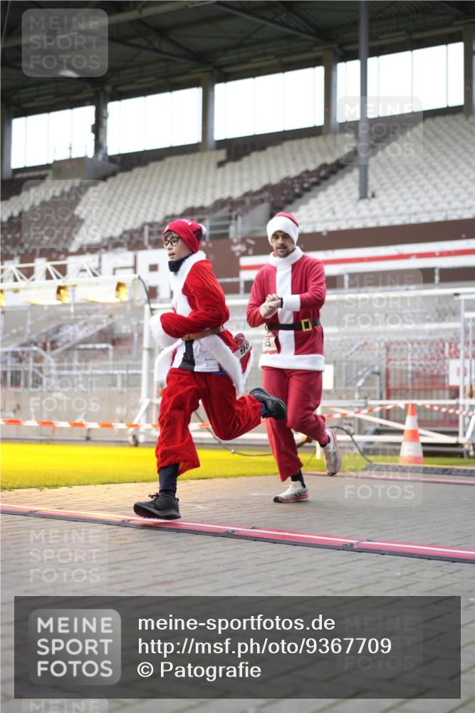 07.12.2025 - St. Pauli X-Mass-Run No. 15 Patografie http://msf.ph/oto/9367709 07.12.2025 11:00:16 Ziel 225, 435, 440, 985, 988, 3586, 4793 meine-sportfotos.de