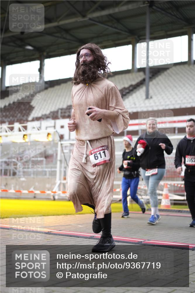 07.12.2025 - St. Pauli X-Mass-Run No. 15 Patografie http://msf.ph/oto/9367719 07.12.2025 11:00:23 Ziel 225, 435, 440, 611, 985, 988, 1721, 3952, 4478, 4793 meine-sportfotos.de