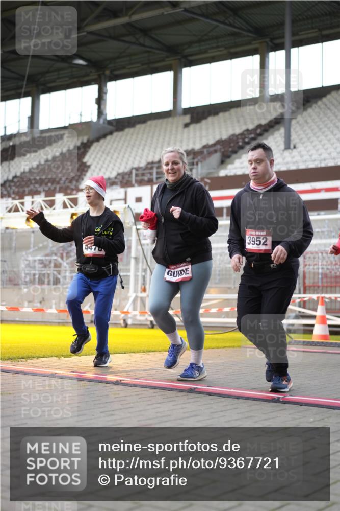 07.12.2025 - St. Pauli X-Mass-Run No. 15 Patografie http://msf.ph/oto/9367721 07.12.2025 11:00:24 Ziel 225, 435, 440, 611, 985, 988, 1721, 3952, 4478, 4793 meine-sportfotos.de