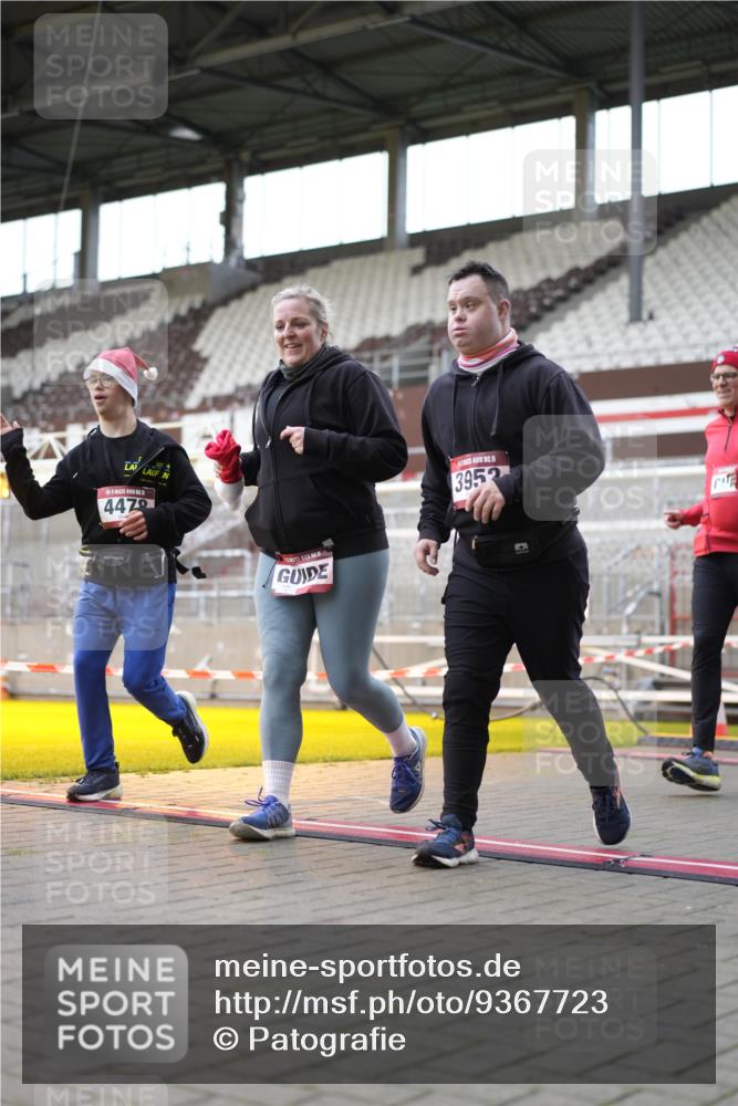 07.12.2025 - St. Pauli X-Mass-Run No. 15 Patografie http://msf.ph/oto/9367723 07.12.2025 11:00:24 Ziel 225, 435, 440, 611, 985, 988, 1721, 3952, 4478, 4793 meine-sportfotos.de