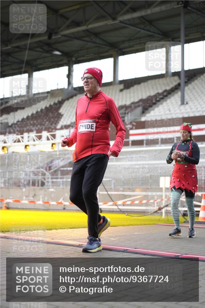 07.12.2025 - St. Pauli X-Mass-Run No. 15 Patografie http://msf.ph/oto/9367724 07.12.2025 11:00:25 Ziel 225, 435, 440, 611, 985, 988, 1721, 3952, 4478, 4793 meine-sportfotos.de