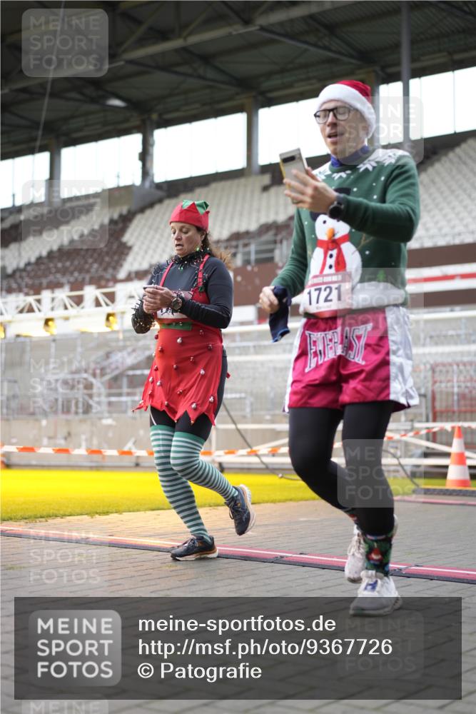 07.12.2025 - St. Pauli X-Mass-Run No. 15 Patografie http://msf.ph/oto/9367726 07.12.2025 11:00:26 Ziel 225, 410, 435, 439, 440, 611, 985, 988, 1721, 3952, 4478, 4793 meine-sportfotos.de