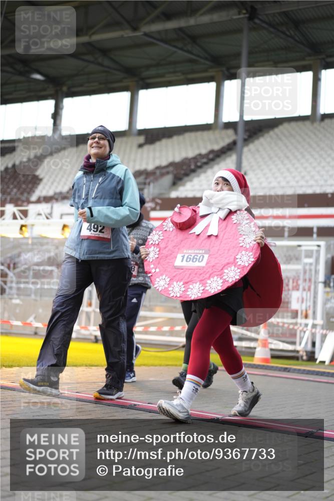 07.12.2025 - St. Pauli X-Mass-Run No. 15 Patografie http://msf.ph/oto/9367733 07.12.2025 11:00:42 Ziel 135, 410, 433, 439, 492, 1660, 3349, 3353 meine-sportfotos.de