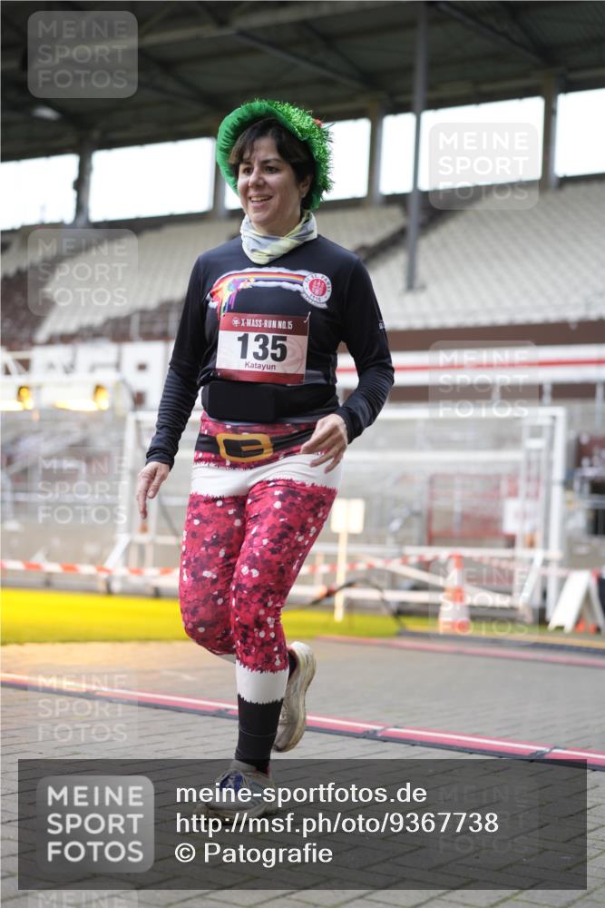 07.12.2025 - St. Pauli X-Mass-Run No. 15 Patografie http://msf.ph/oto/9367738 07.12.2025 11:00:44 Ziel 68, 135, 410, 433, 439, 492, 1065, 1068, 1660, 3349, 3353 meine-sportfotos.de