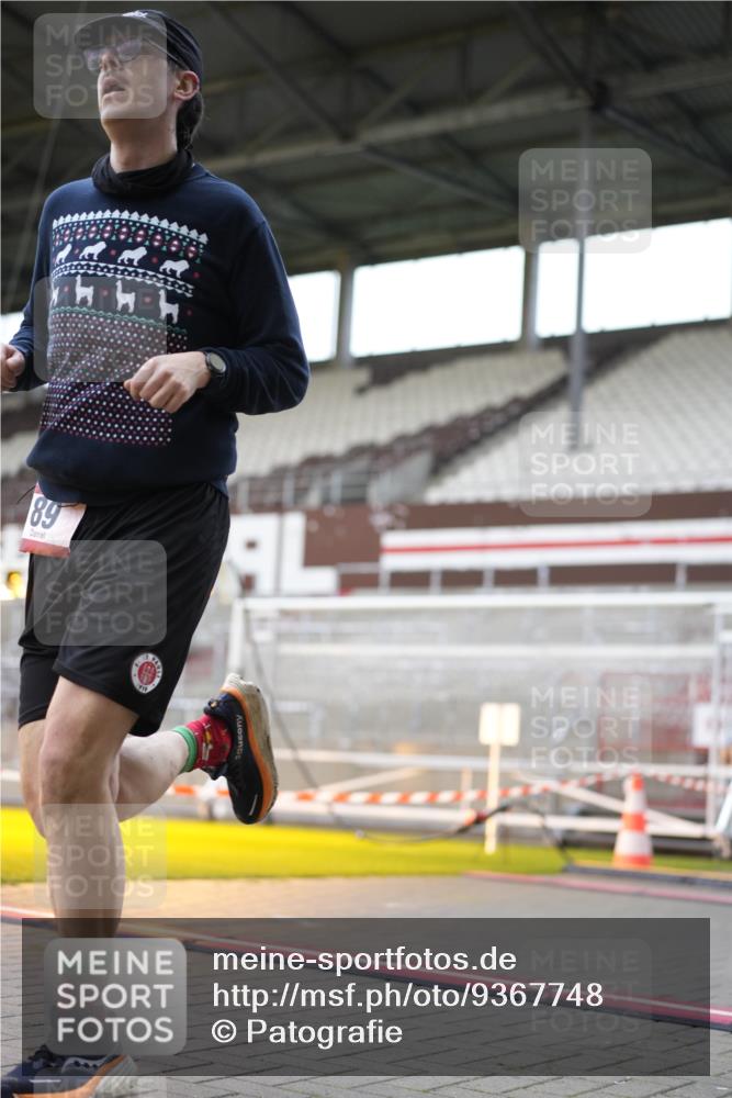07.12.2025 - St. Pauli X-Mass-Run No. 15 Patografie http://msf.ph/oto/9367748 07.12.2025 11:01:04 Ziel 89, 557, 1065, 1068, 1705 meine-sportfotos.de