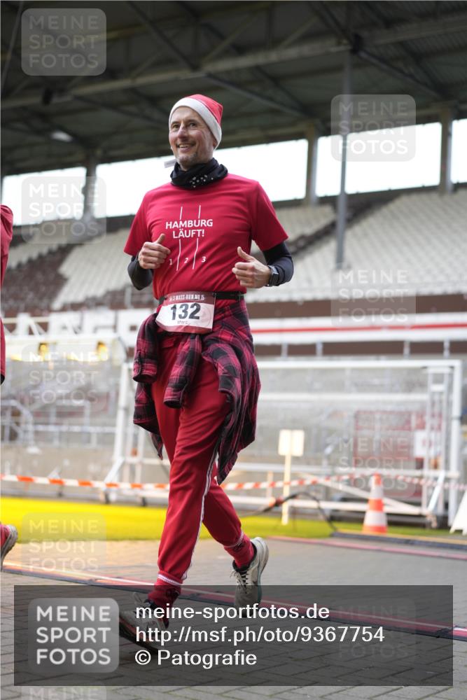 07.12.2025 - St. Pauli X-Mass-Run No. 15 Patografie http://msf.ph/oto/9367754 07.12.2025 11:01:13 Ziel 89, 132, 139, 557, 1705 meine-sportfotos.de