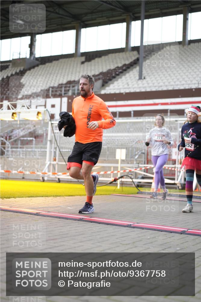 07.12.2025 - St. Pauli X-Mass-Run No. 15 Patografie http://msf.ph/oto/9367758 07.12.2025 11:01:18 Ziel 89, 132, 139, 557, 766, 770, 771, 1300, 1367, 1615, 2251, 2252 meine-sportfotos.de