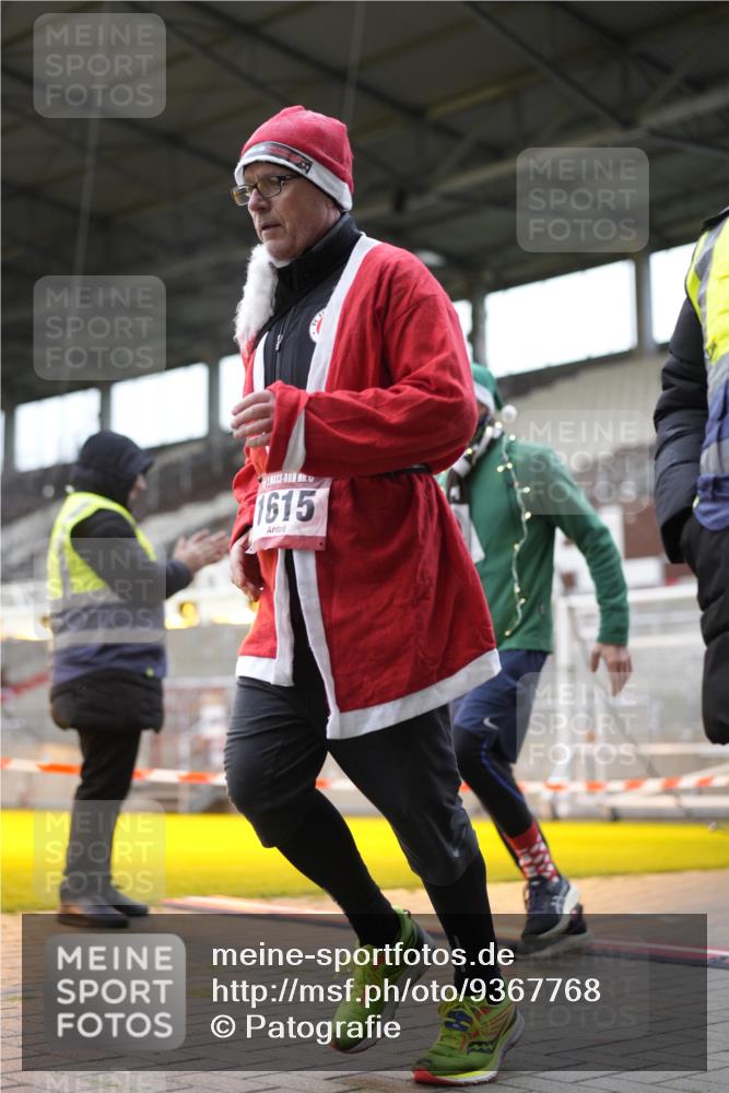07.12.2025 - St. Pauli X-Mass-Run No. 15 Patografie http://msf.ph/oto/9367768 07.12.2025 11:01:23 Ziel 132, 139, 336, 766, 770, 771, 1300, 1367, 1615, 2251, 2252 meine-sportfotos.de