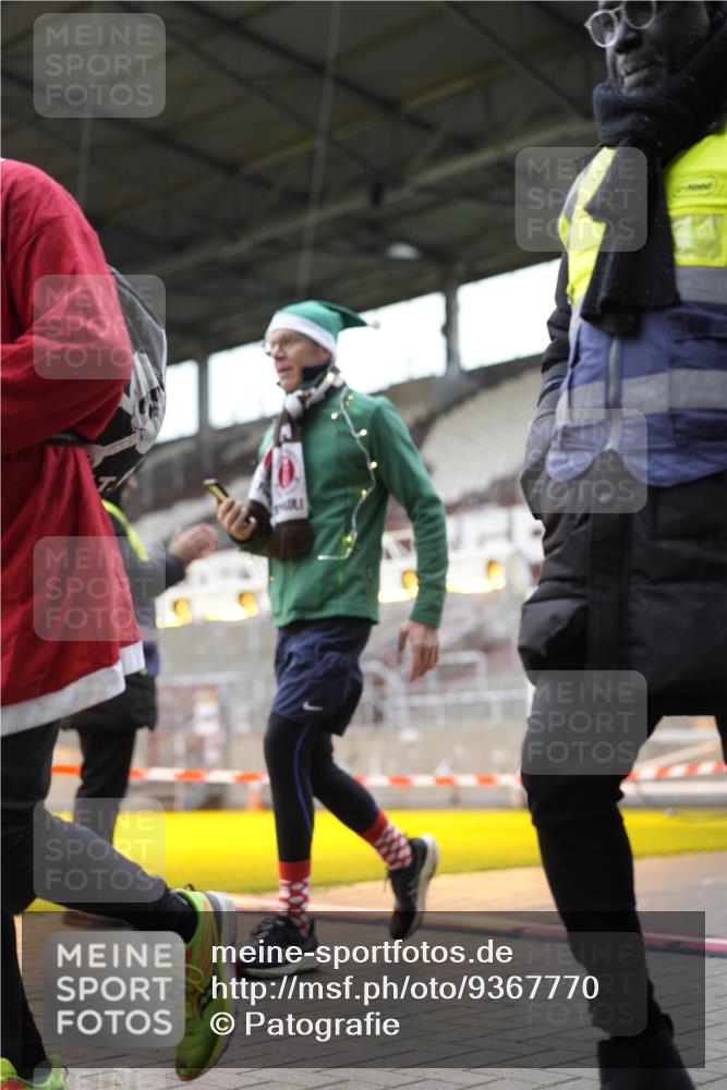 07.12.2025 - St. Pauli X-Mass-Run No. 15 Patografie http://msf.ph/oto/9367770 07.12.2025 11:01:23 Ziel 132, 139, 336, 766, 770, 771, 1300, 1367, 1615, 2251, 2252 meine-sportfotos.de