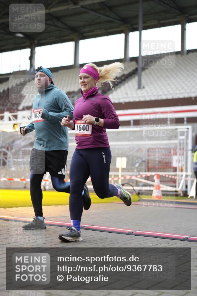 07.12.2025 - St. Pauli X-Mass-Run No. 15 Patografie http://msf.ph/oto/9367783 07.12.2025 11:01:43 Ziel 336, 376, 1045, 1048, 1067, 1637, 1640 meine-sportfotos.de