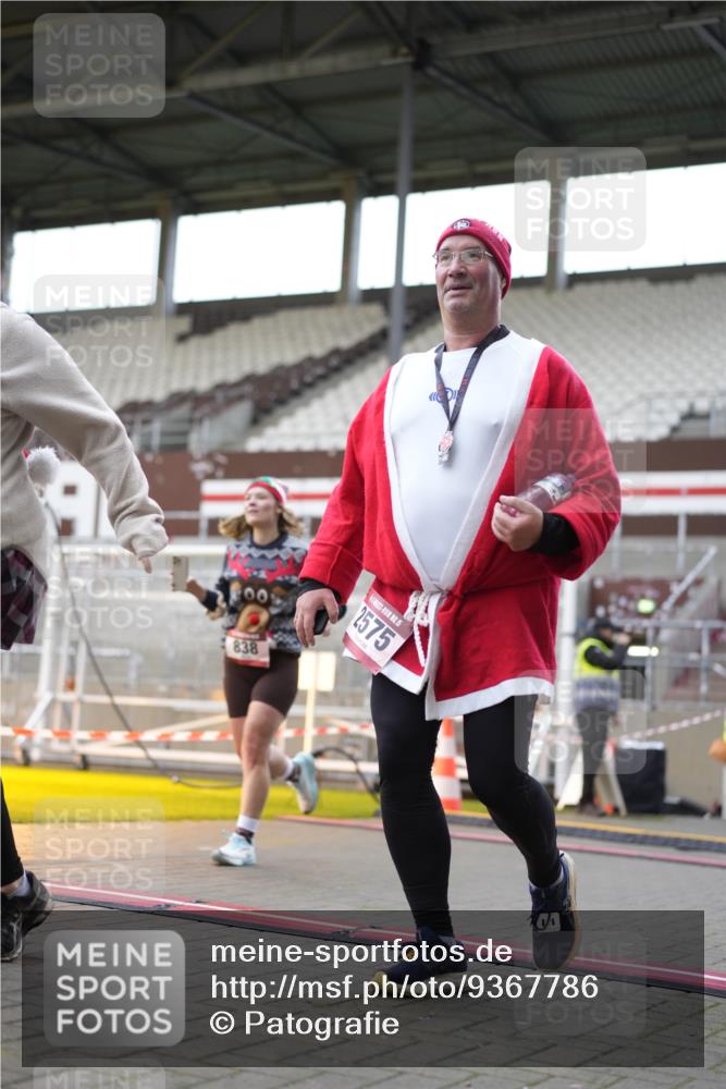 07.12.2025 - St. Pauli X-Mass-Run No. 15 Patografie http://msf.ph/oto/9367786 07.12.2025 11:01:53 Ziel 837, 838, 842, 851, 1067, 1637, 1640, 2576 meine-sportfotos.de
