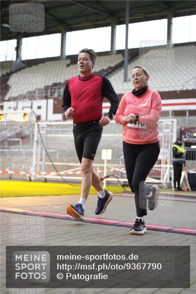07.12.2025 - St. Pauli X-Mass-Run No. 15 Patografie http://msf.ph/oto/9367790 07.12.2025 11:02:00 Ziel 95, 193, 837, 838, 842, 847, 851, 1143, 1416, 2576 meine-sportfotos.de