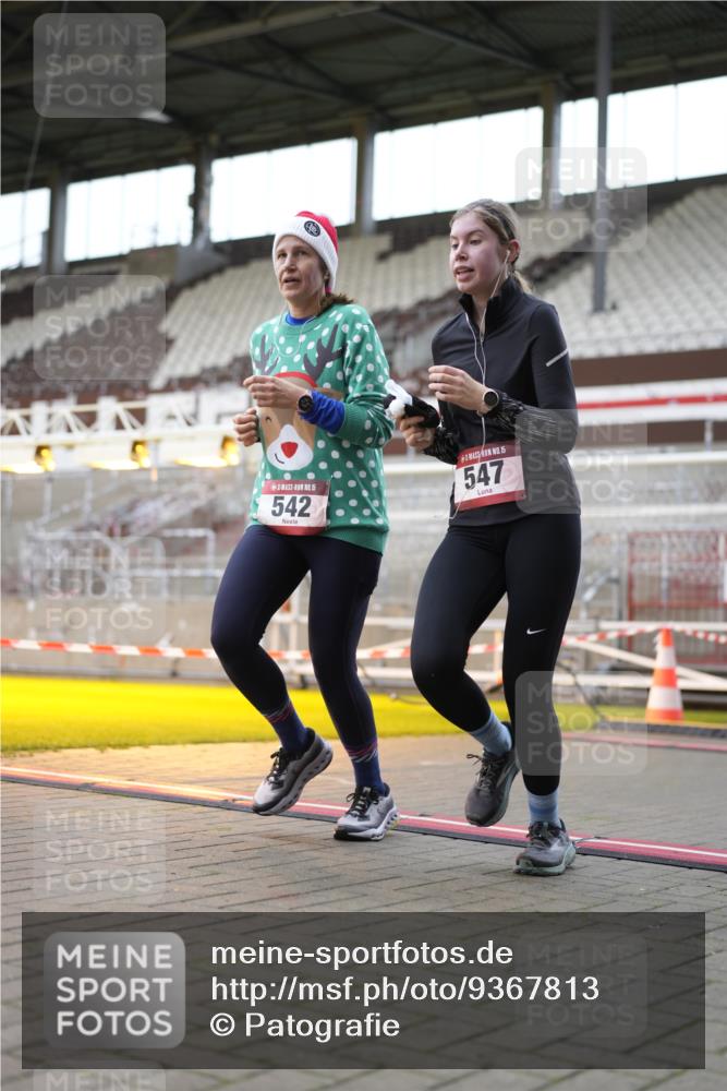 07.12.2025 - St. Pauli X-Mass-Run No. 15 Patografie http://msf.ph/oto/9367813 07.12.2025 11:02:22 Ziel 20, 25, 314, 317, 542, 547, 1611, 2329, 2519, 2520 meine-sportfotos.de