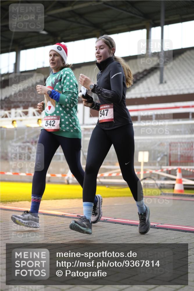 07.12.2025 - St. Pauli X-Mass-Run No. 15 Patografie http://msf.ph/oto/9367814 07.12.2025 11:02:22 Ziel 20, 25, 314, 317, 542, 547, 1611, 2329, 2519, 2520 meine-sportfotos.de
