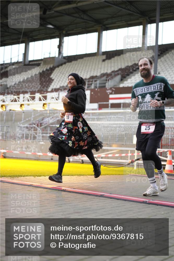 07.12.2025 - St. Pauli X-Mass-Run No. 15 Patografie http://msf.ph/oto/9367815 07.12.2025 11:02:27 Ziel 20, 25, 542, 547, 746, 747, 749, 751, 2519, 2520 meine-sportfotos.de