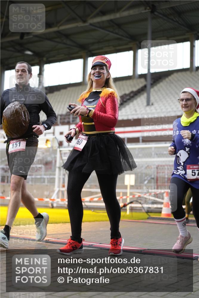 07.12.2025 - St. Pauli X-Mass-Run No. 15 Patografie http://msf.ph/oto/9367831 07.12.2025 11:02:47 Ziel 151, 160, 502, 574, 602, 612, 875, 880, 953, 997, 1063, 1102, 4809 meine-sportfotos.de