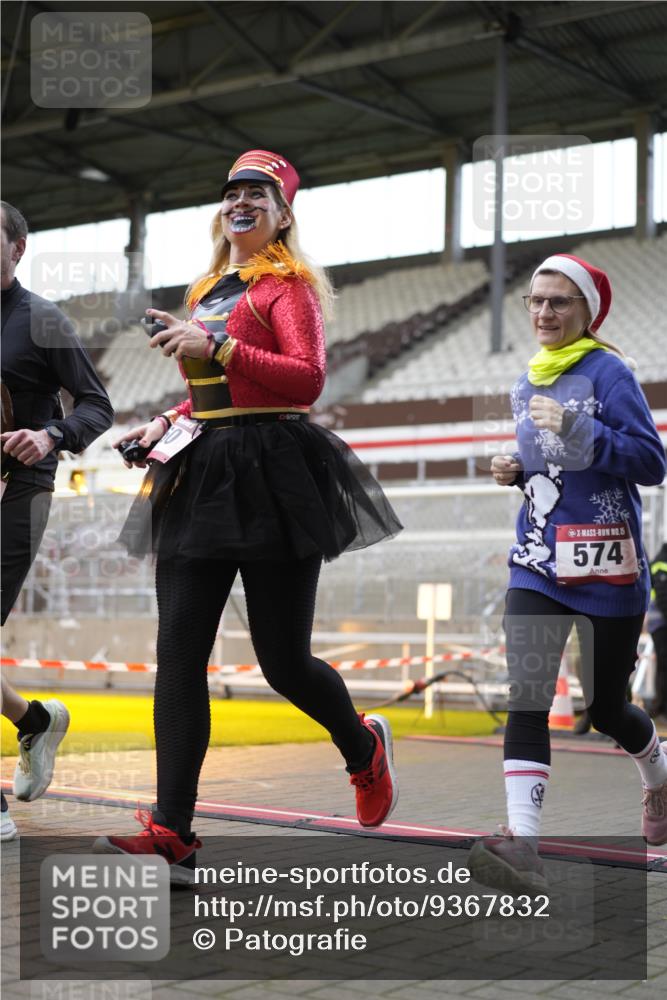 07.12.2025 - St. Pauli X-Mass-Run No. 15 Patografie http://msf.ph/oto/9367832 07.12.2025 11:02:47 Ziel 151, 160, 502, 574, 602, 612, 875, 880, 953, 997, 1063, 1102, 4809 meine-sportfotos.de