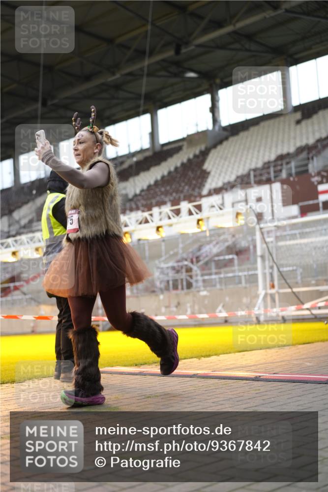 07.12.2025 - St. Pauli X-Mass-Run No. 15 Patografie http://msf.ph/oto/9367842 07.12.2025 11:02:51 Ziel 151, 160, 502, 574, 599, 602, 612, 875, 880, 953, 997, 1063, 1102, 4809 meine-sportfotos.de