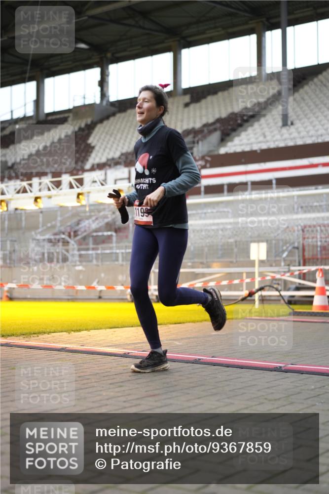 07.12.2025 - St. Pauli X-Mass-Run No. 15 Patografie http://msf.ph/oto/9367859 07.12.2025 11:03:04 Ziel 502, 599, 602, 612, 748, 875, 880, 953, 1102, 1139, 1199, 1385, 1644, 1668, 1670, 4809 meine-sportfotos.de