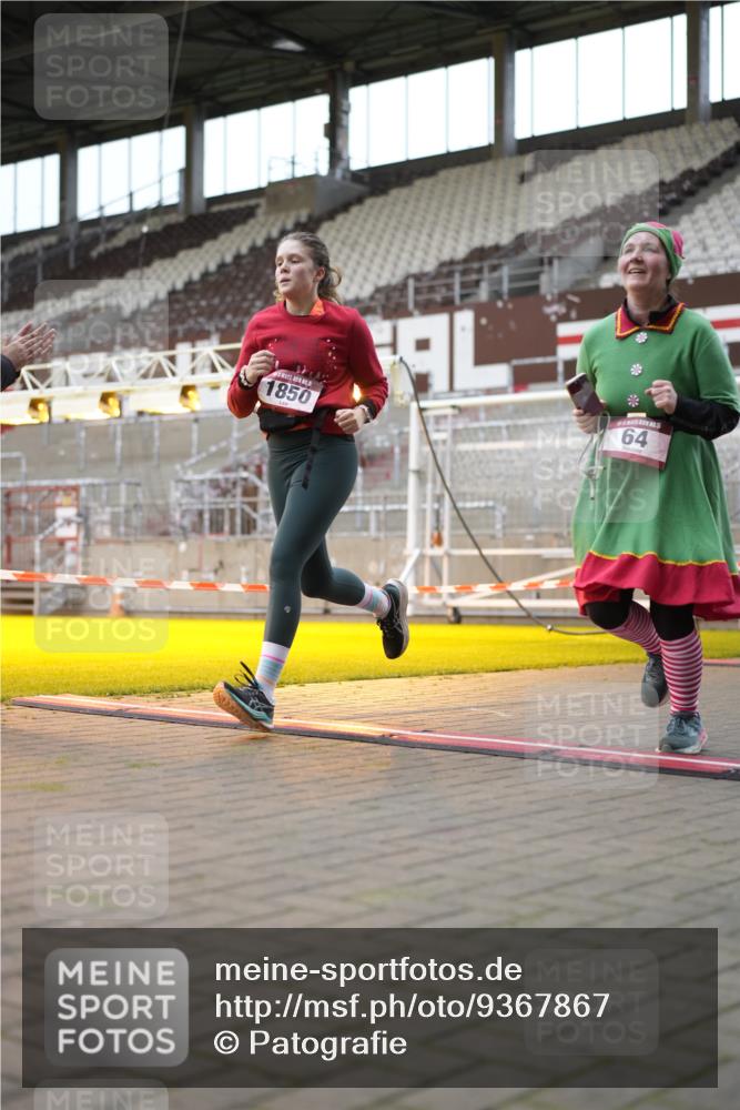 07.12.2025 - St. Pauli X-Mass-Run No. 15 Patografie http://msf.ph/oto/9367867 07.12.2025 11:03:14 Ziel 61, 64, 186, 748, 853, 1139, 1199, 1385, 1850 meine-sportfotos.de