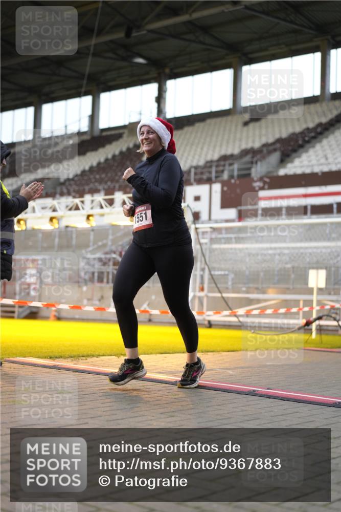 07.12.2025 - St. Pauli X-Mass-Run No. 15 Patografie http://msf.ph/oto/9367883 07.12.2025 11:03:33 Ziel 102, 109, 297, 505, 514, 1551 meine-sportfotos.de