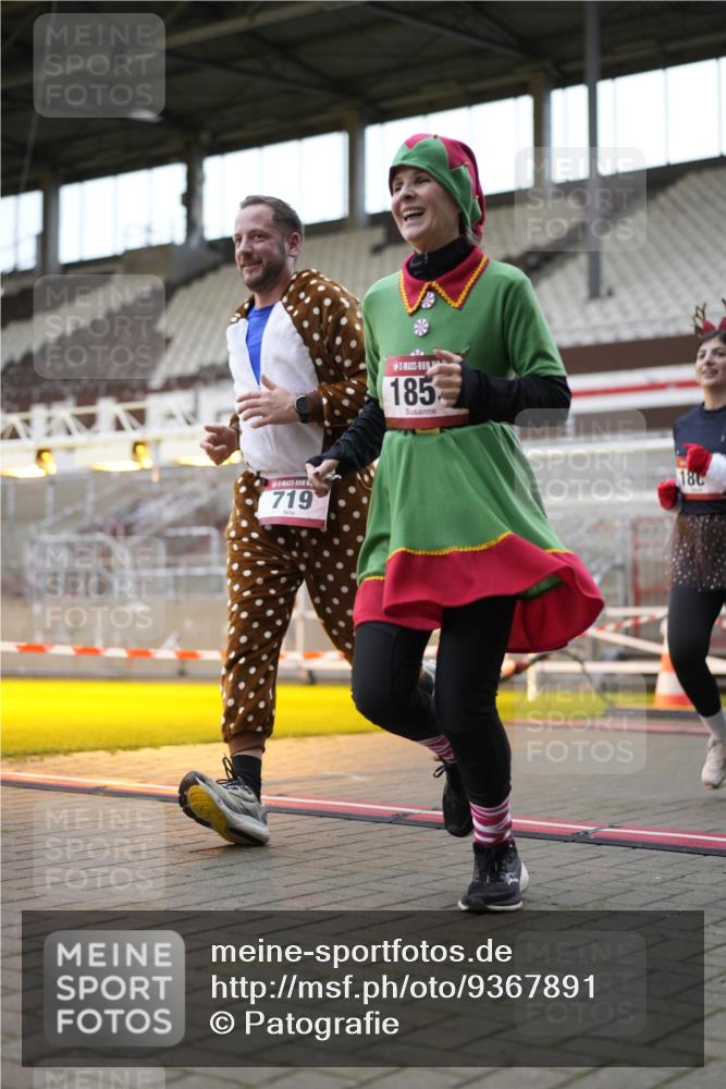 07.12.2025 - St. Pauli X-Mass-Run No. 15 Patografie http://msf.ph/oto/9367891 07.12.2025 11:03:45 Ziel 297, 505, 514, 719, 1551, 1853, 1857, 1860 meine-sportfotos.de