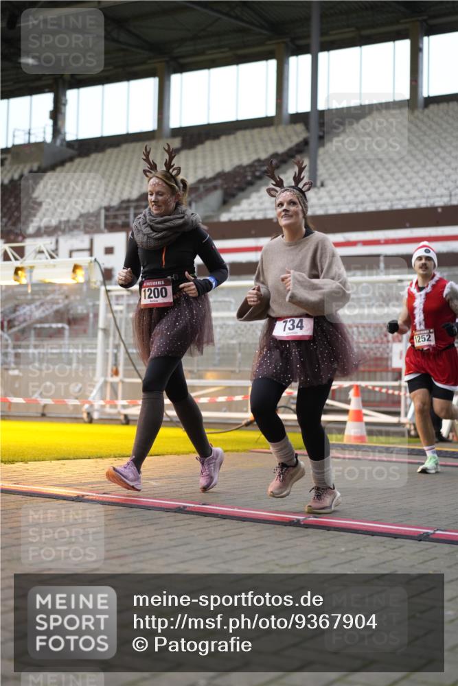 07.12.2025 - St. Pauli X-Mass-Run No. 15 Patografie http://msf.ph/oto/9367904 07.12.2025 11:04:06 Ziel 215, 216, 222, 432, 734, 764, 1200, 1252, 1254, 1401, 1695, 1854, 1856 meine-sportfotos.de