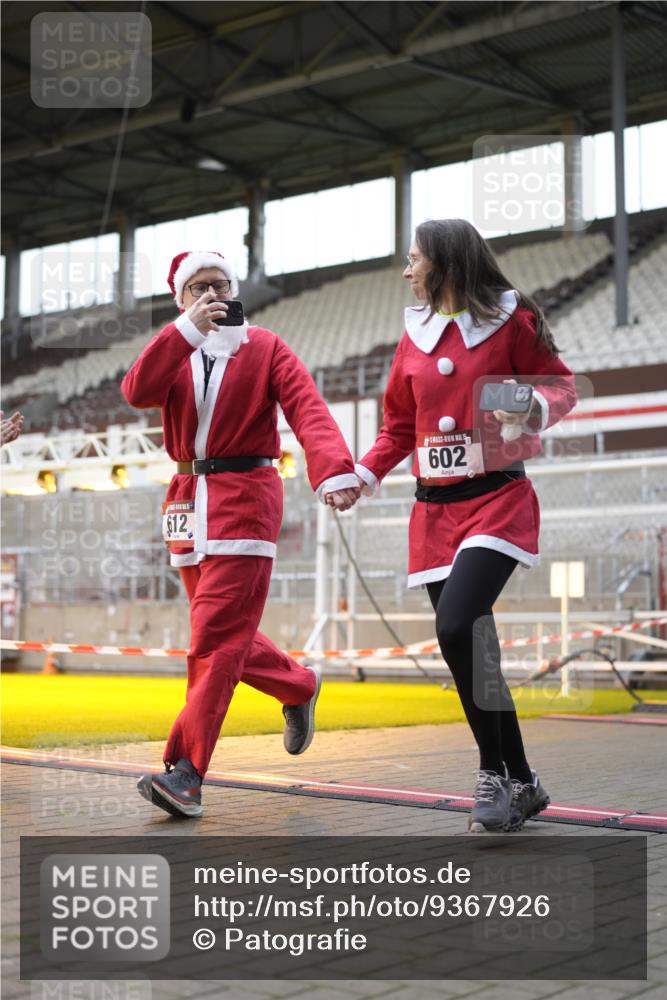 07.12.2025 - St. Pauli X-Mass-Run No. 15 Patografie http://msf.ph/oto/9367926 07.12.2025 11:02:52 Ziel 151, 160, 502, 574, 599, 602, 612, 875, 880, 953, 997, 1102, 4809 meine-sportfotos.de