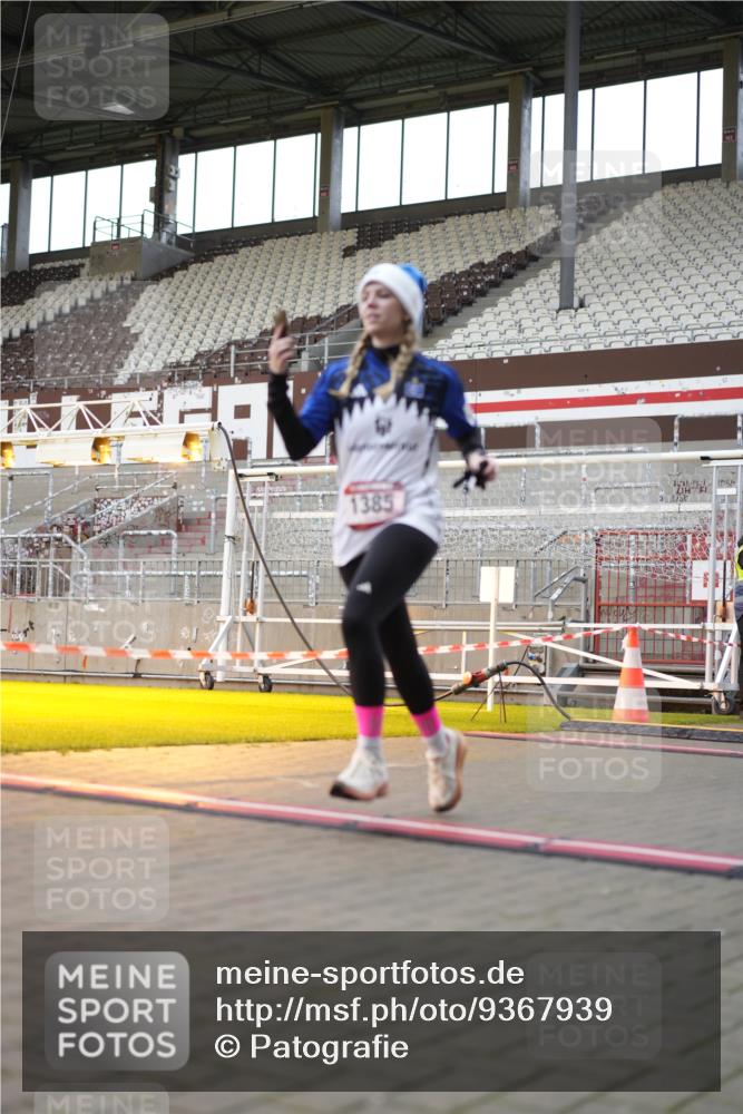 07.12.2025 - St. Pauli X-Mass-Run No. 15 Patografie http://msf.ph/oto/9367939 07.12.2025 11:03:02 Ziel 151, 160, 502, 574, 599, 602, 612, 748, 875, 880, 953, 1102, 1139, 1199, 1385, 1644, 1668, 1670, 4809 meine-sportfotos.de