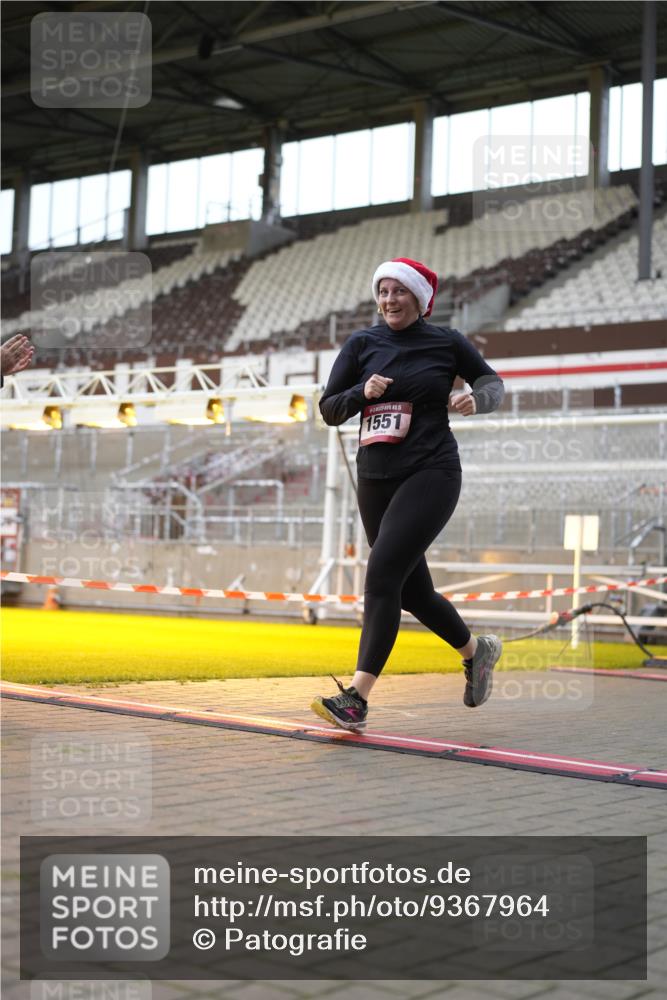 07.12.2025 - St. Pauli X-Mass-Run No. 15 Patografie http://msf.ph/oto/9367964 07.12.2025 11:03:33 Ziel 102, 109, 297, 505, 514, 1551 meine-sportfotos.de