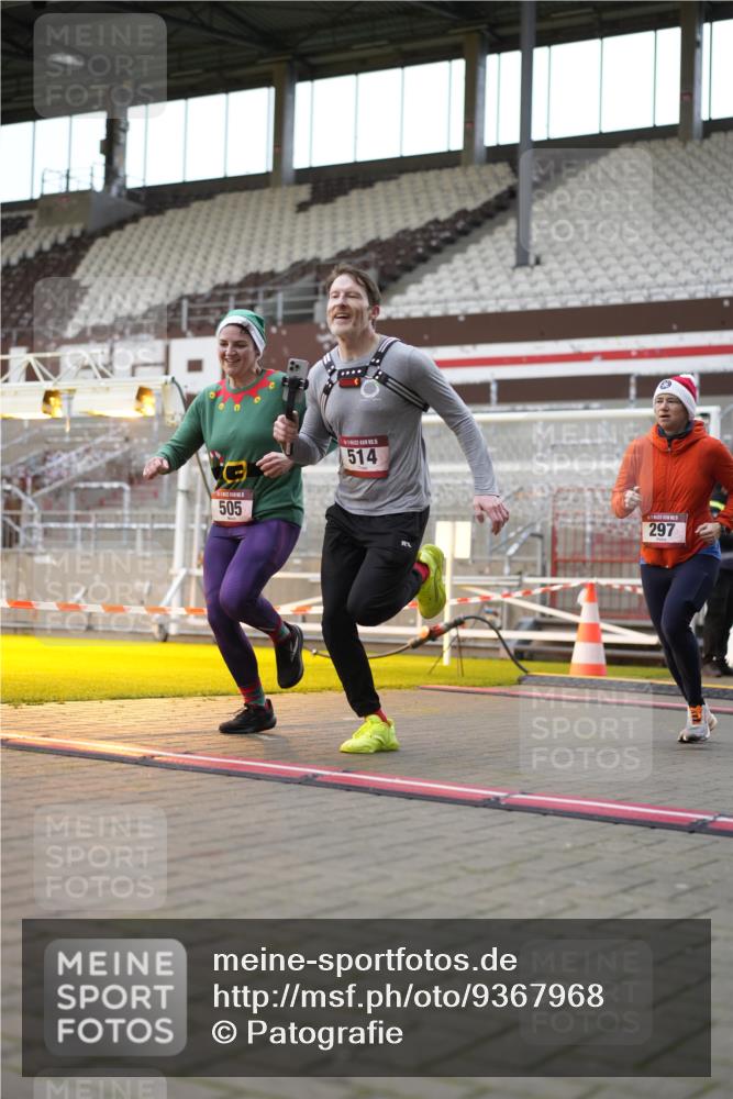 07.12.2025 - St. Pauli X-Mass-Run No. 15 Patografie http://msf.ph/oto/9367968 07.12.2025 11:03:36 Ziel 102, 109, 297, 505, 514, 1551 meine-sportfotos.de