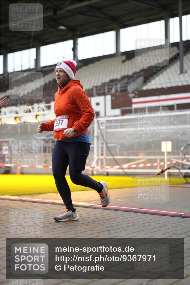 07.12.2025 - St. Pauli X-Mass-Run No. 15 Patografie http://msf.ph/oto/9367971 07.12.2025 11:03:38 Ziel 102, 109, 297, 505, 514, 1551 meine-sportfotos.de