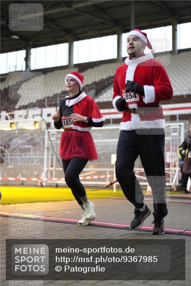 07.12.2025 - St. Pauli X-Mass-Run No. 15 Patografie http://msf.ph/oto/9367985 07.12.2025 11:04:04 Ziel 215, 216, 222, 432, 734, 764, 1200, 1252, 1254, 1401, 1695, 1854, 1856 meine-sportfotos.de