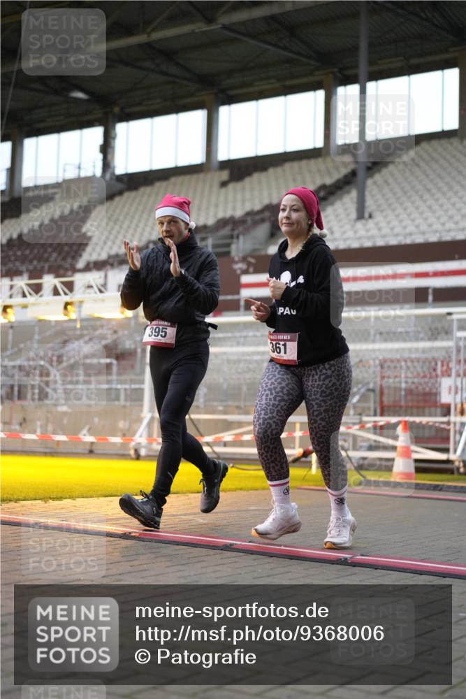 07.12.2025 - St. Pauli X-Mass-Run No. 15 Patografie http://msf.ph/oto/9368006 07.12.2025 11:04:30 Ziel 361, 395, 700, 702, 740, 1643, 1766, 1769, 2791, 3719 meine-sportfotos.de