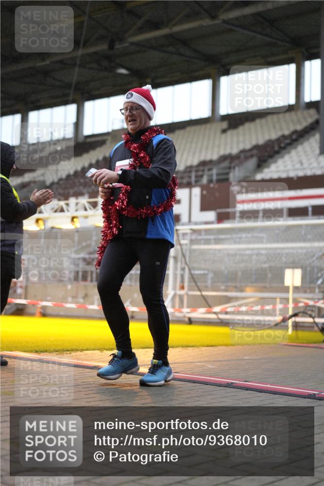07.12.2025 - St. Pauli X-Mass-Run No. 15 Patografie http://msf.ph/oto/9368010 07.12.2025 11:04:35 Ziel 33, 361, 395, 1643, 2791, 2919, 3719, 4565, 4570, 4571 meine-sportfotos.de