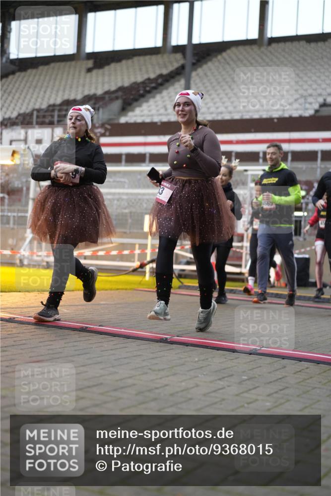 07.12.2025 - St. Pauli X-Mass-Run No. 15 Patografie http://msf.ph/oto/9368015 07.12.2025 11:04:39 Ziel 33, 361, 395, 1643, 2791, 2919, 3719, 4561, 4563, 4565, 4566, 4567, 4568, 4569, 4570, 4571, 4573, 4576, 4577, 4578 meine-sportfotos.de