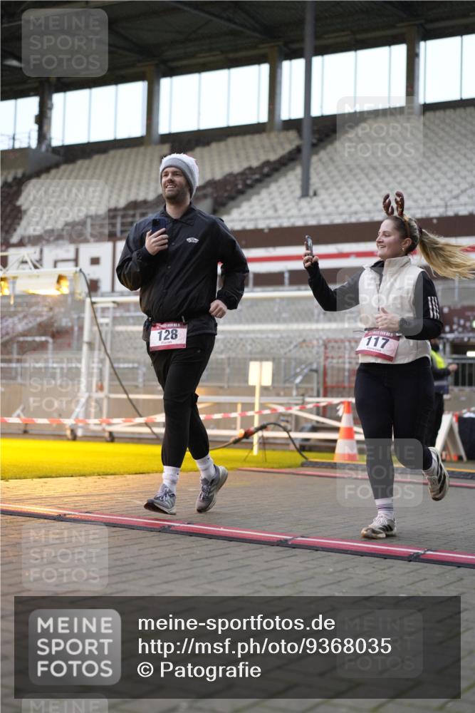 07.12.2025 - St. Pauli X-Mass-Run No. 15 Patografie http://msf.ph/oto/9368035 07.12.2025 11:04:50 Ziel 33, 117, 128, 1212, 1411, 2919, 4561, 4562, 4563, 4565, 4566, 4567, 4568, 4569, 4570, 4571, 4572, 4573, 4575, 4576, 4577, 4578 meine-sportfotos.de