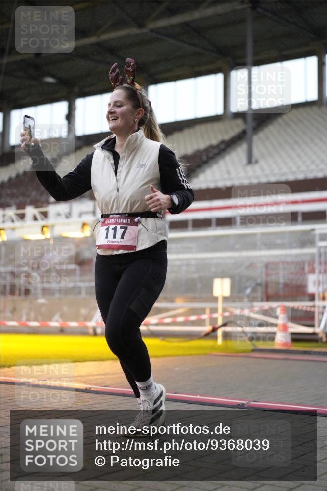 07.12.2025 - St. Pauli X-Mass-Run No. 15 Patografie http://msf.ph/oto/9368039 07.12.2025 11:04:51 Ziel 33, 117, 128, 1212, 1411, 2919, 4561, 4562, 4563, 4565, 4566, 4567, 4568, 4569, 4570, 4571, 4572, 4573, 4575, 4576, 4577, 4578 meine-sportfotos.de