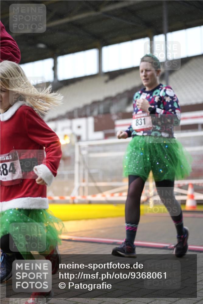 07.12.2025 - St. Pauli X-Mass-Run No. 15 Patografie http://msf.ph/oto/9368061 07.12.2025 11:05:33 Ziel 199, 831, 1046, 1049, 1311, 1840, 1841, 2006, 2884 meine-sportfotos.de