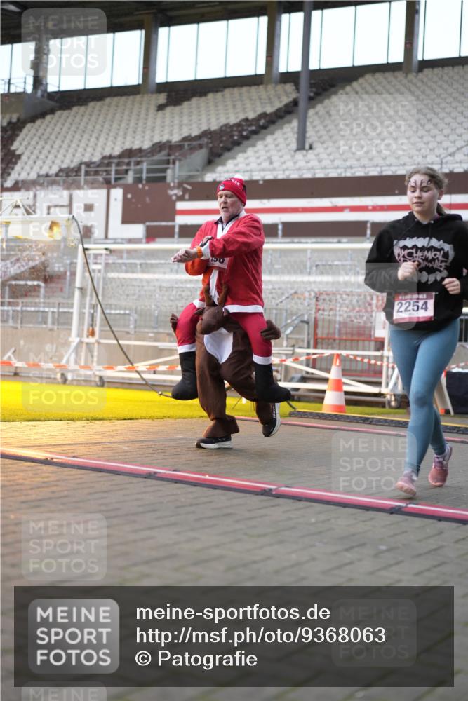 07.12.2025 - St. Pauli X-Mass-Run No. 15 Patografie http://msf.ph/oto/9368063 07.12.2025 11:05:39 Ziel 199, 831, 924, 925, 927, 929, 932, 973, 1046, 1049, 1092, 1196, 1208, 1428, 1432, 1840, 1841, 2006, 2254, 2884, 3272, 3278 meine-sportfotos.de
