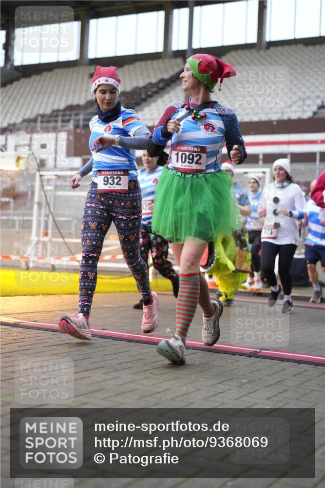 07.12.2025 - St. Pauli X-Mass-Run No. 15 Patografie http://msf.ph/oto/9368069 07.12.2025 11:05:42 Ziel 199, 831, 924, 925, 927, 929, 932, 973, 1046, 1049, 1092, 1196, 1208, 1428, 1432, 1840, 1841, 2006, 2254, 2884, 3272, 3278 meine-sportfotos.de