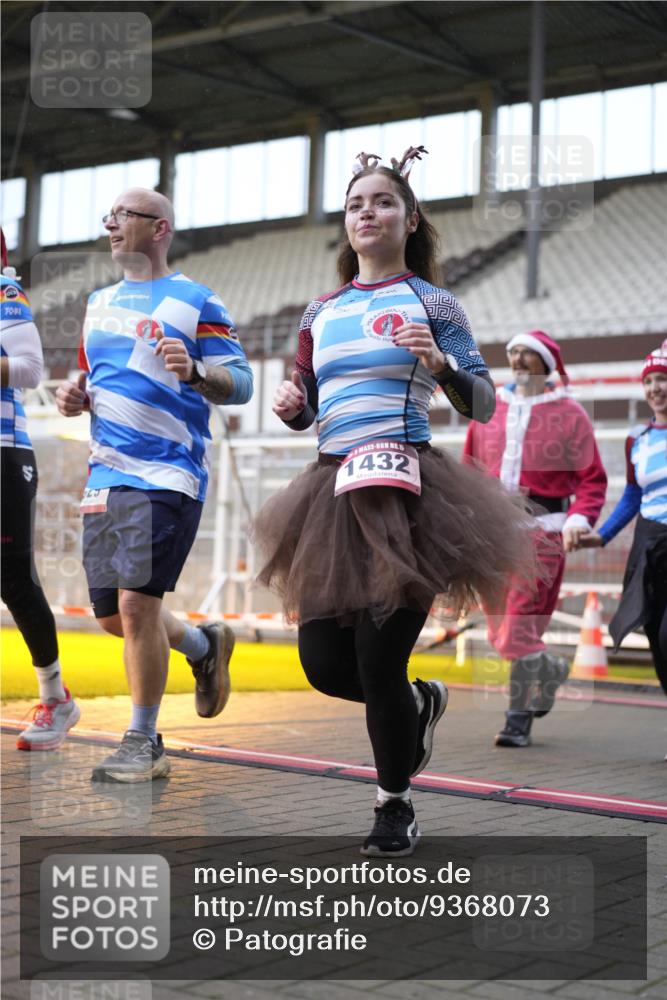 07.12.2025 - St. Pauli X-Mass-Run No. 15 Patografie http://msf.ph/oto/9368073 07.12.2025 11:05:44 Ziel 199, 831, 924, 925, 927, 929, 932, 973, 1046, 1049, 1092, 1196, 1208, 1428, 1432, 1608, 1840, 1841, 2006, 2254, 2884, 3272, 3278 meine-sportfotos.de